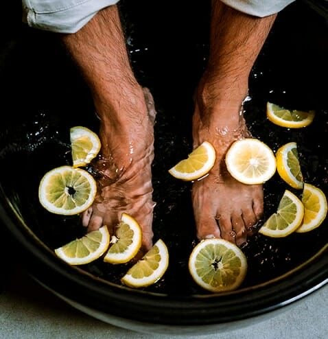 PEDICURE & MANICURE